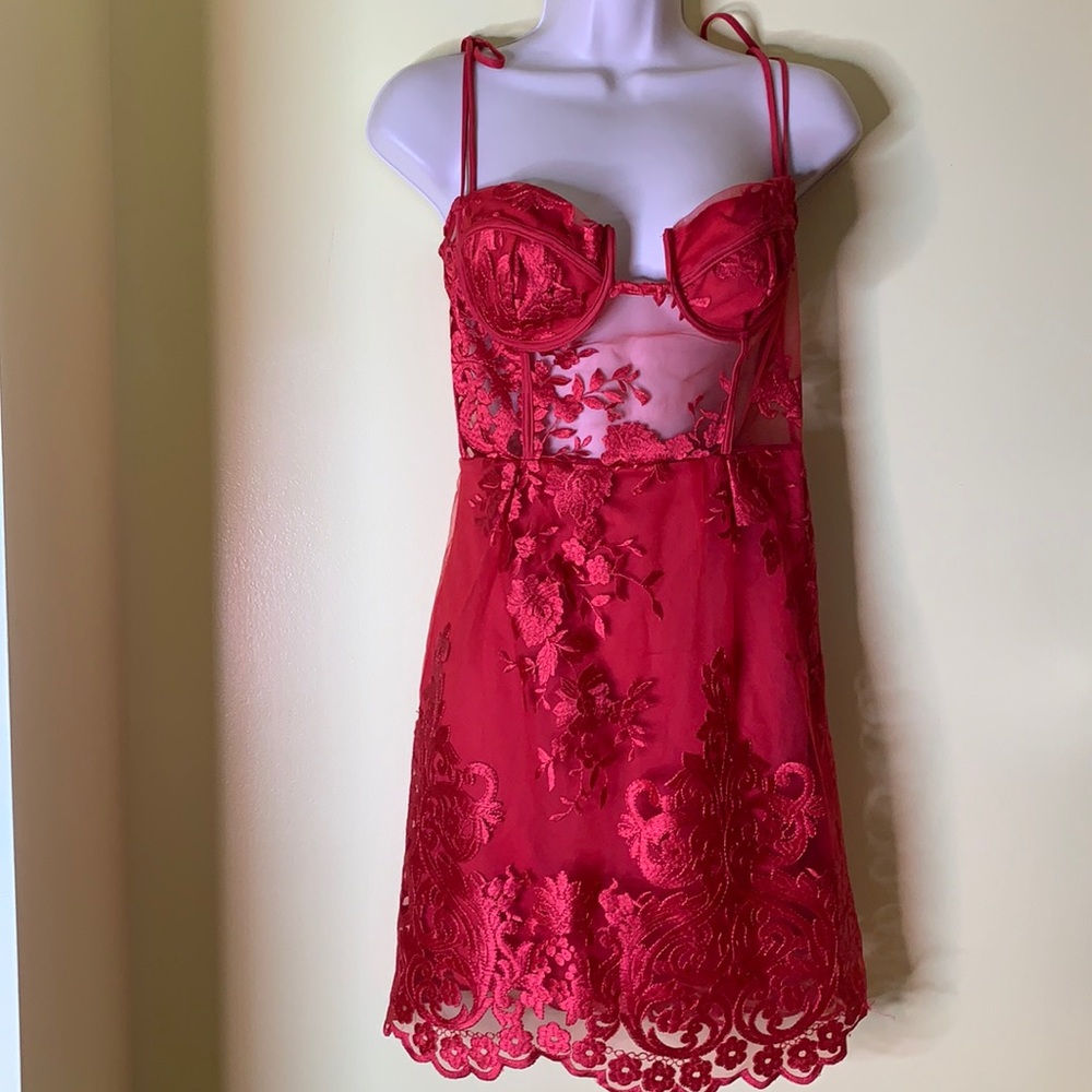 Lucy in the Sky Lace Red Dress Size Small
